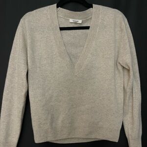 Splendid v neck sweater